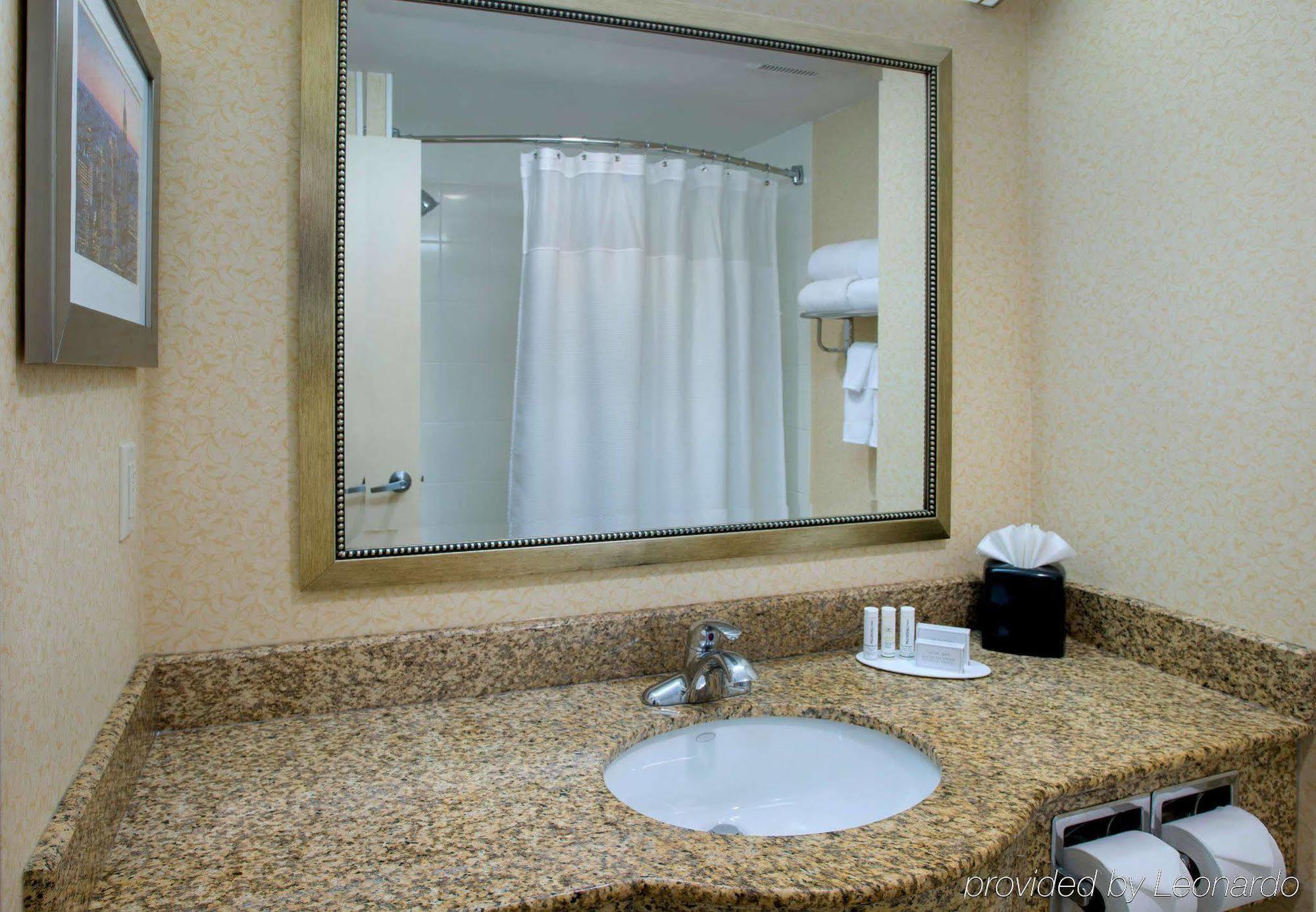 Fairfield Inn By Marriott New York Laguardia Airport/Astoria Dış mekan fotoğraf